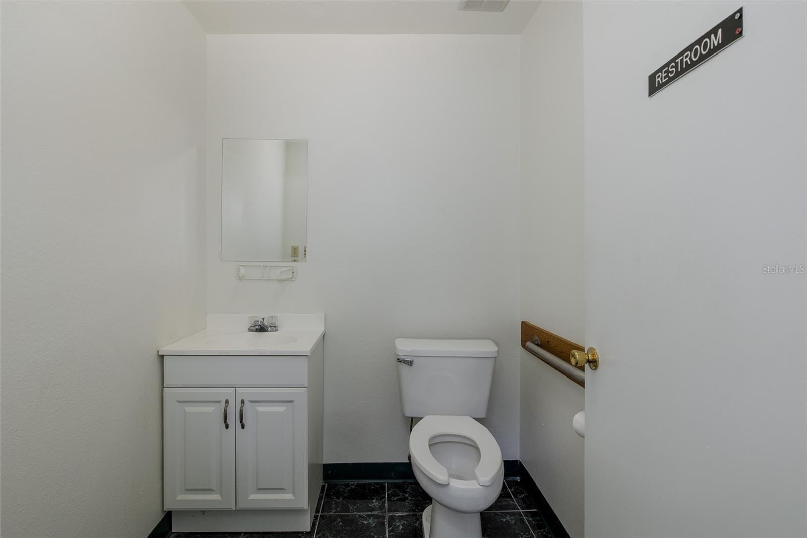 PORT RICHEY LAND CO SUB - Commercial Lease