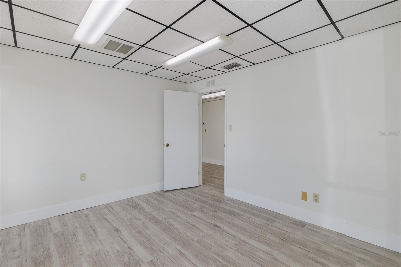 PORT RICHEY LAND CO SUB - Commercial Lease