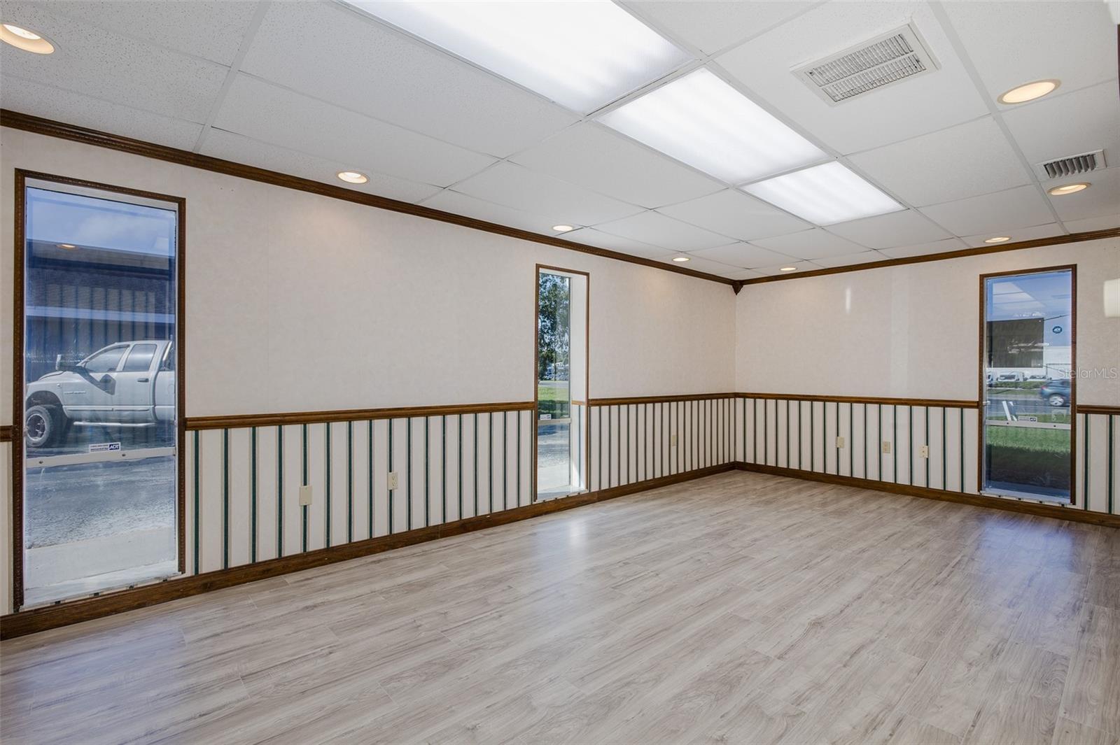 PORT RICHEY LAND CO SUB - Commercial Lease