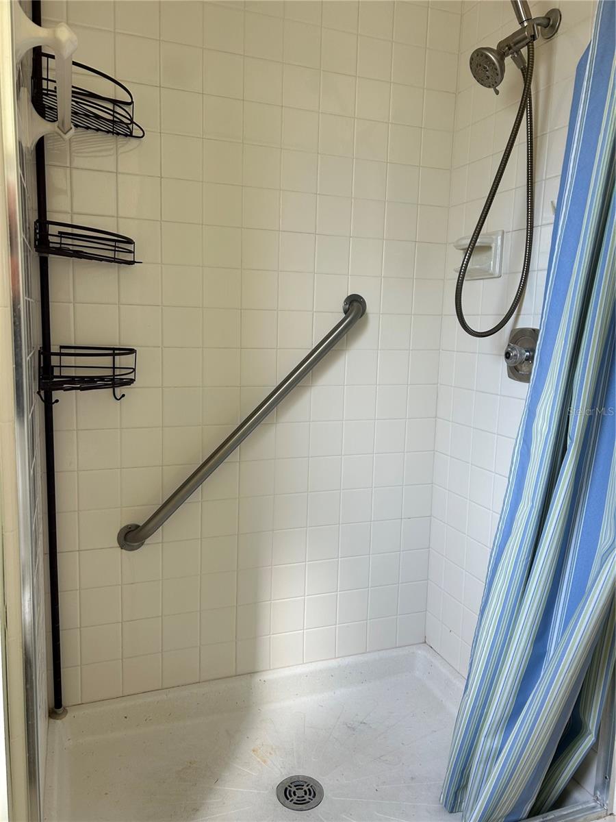 TRI-PAR ESTATES - Residential