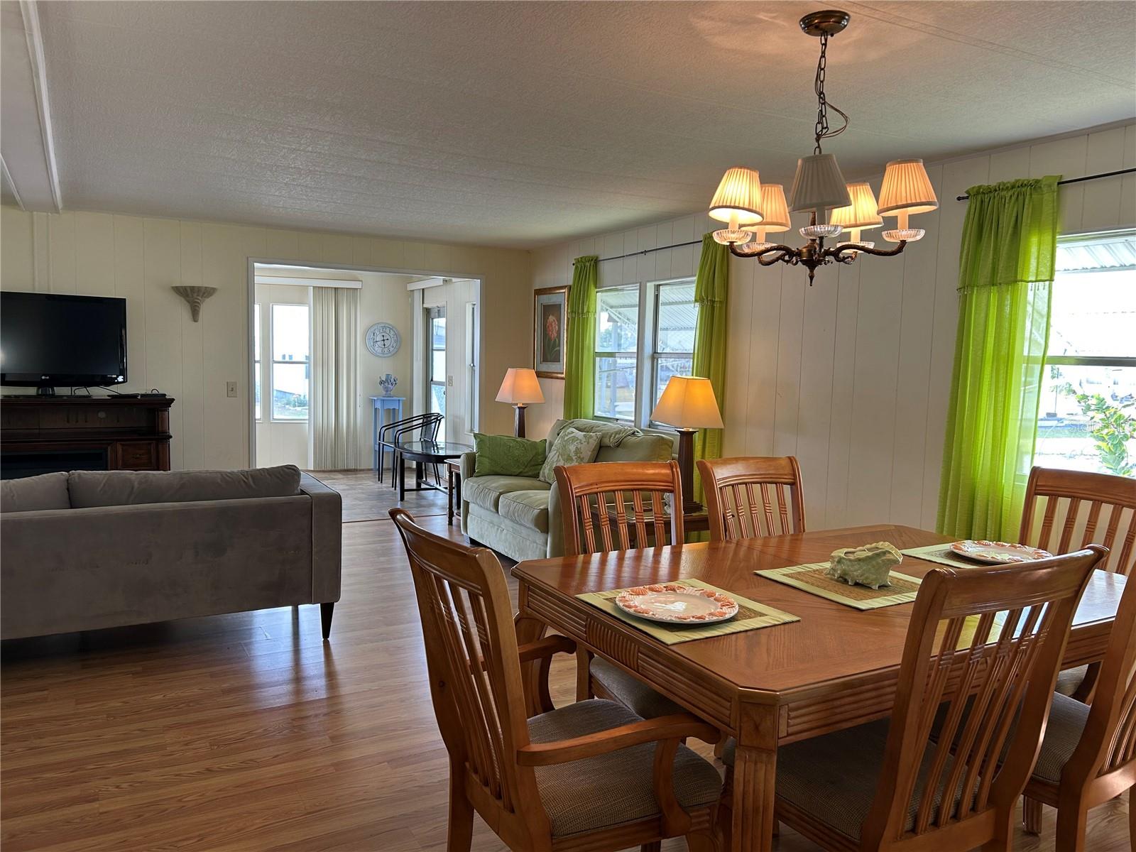 TRI-PAR ESTATES - Residential