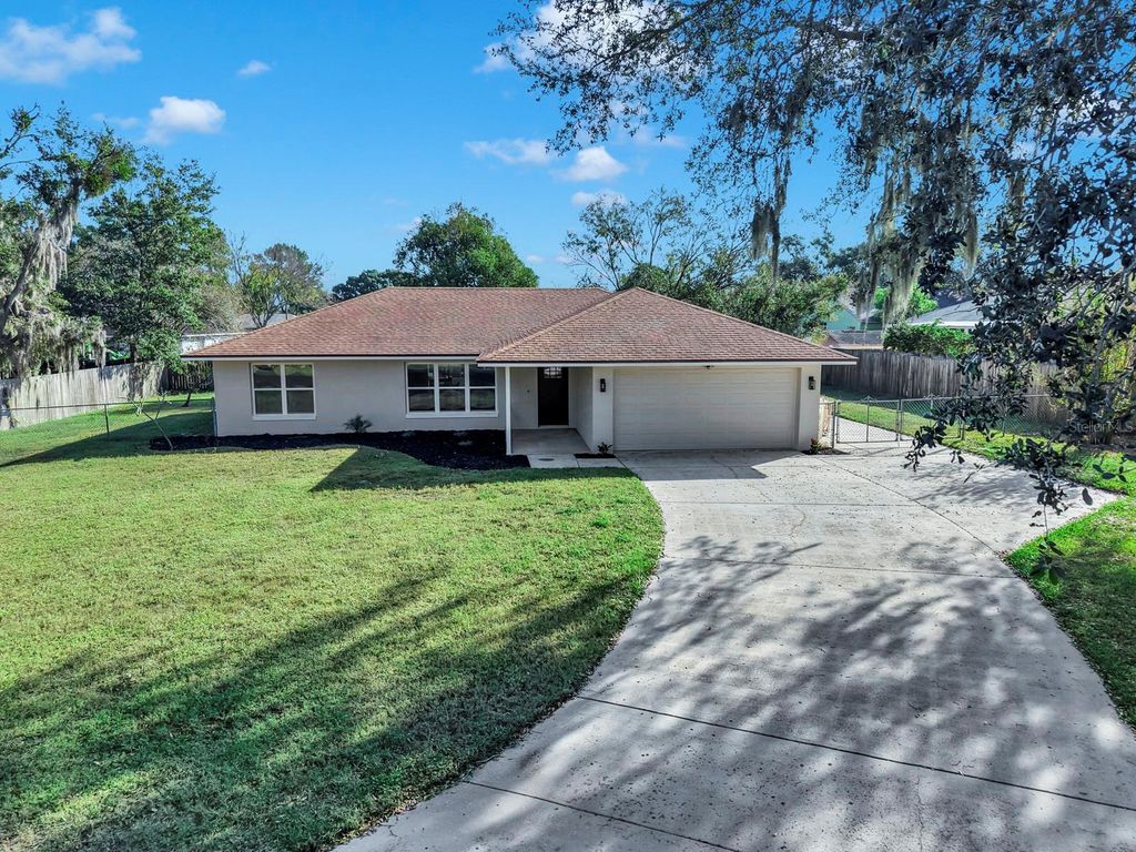 Photo of 2954 Jennifer Drive, Lakeland, FL 33810 (MLS # L4957720)