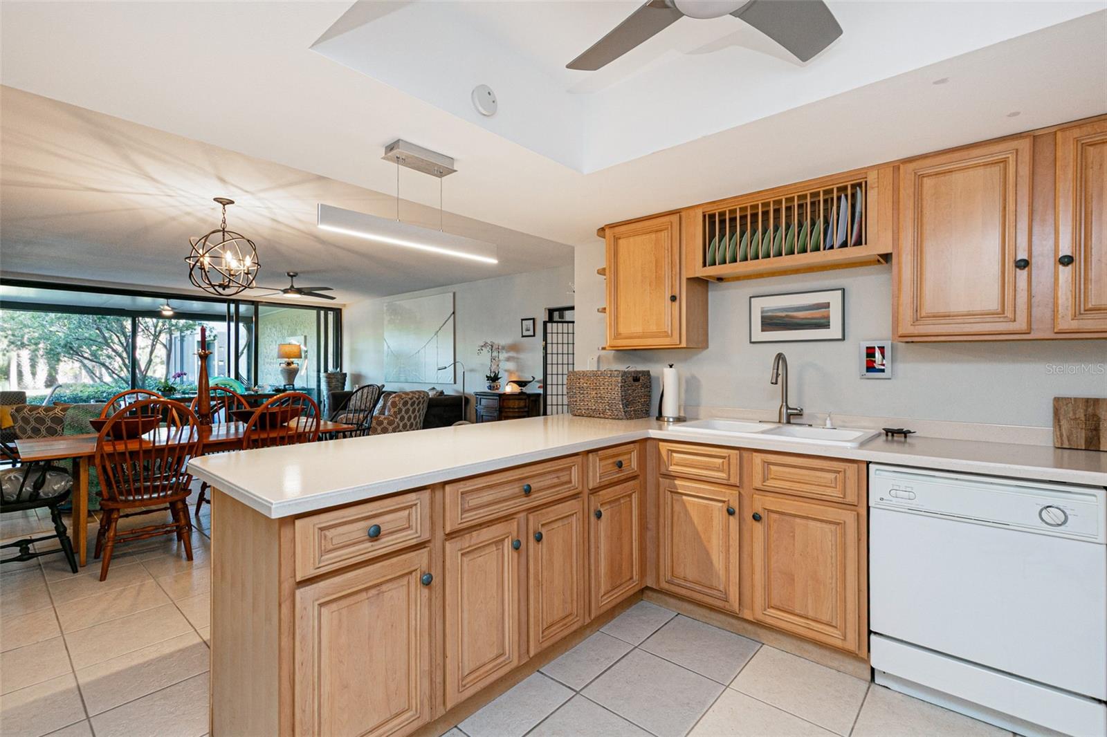 MARINA SOUTH SHORE CONDO - Residential