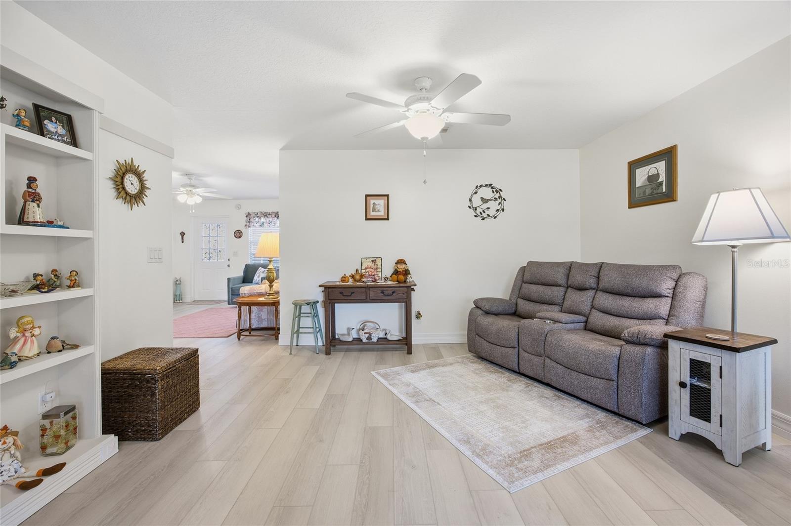 ON TOP OF THE WORLD - Residential