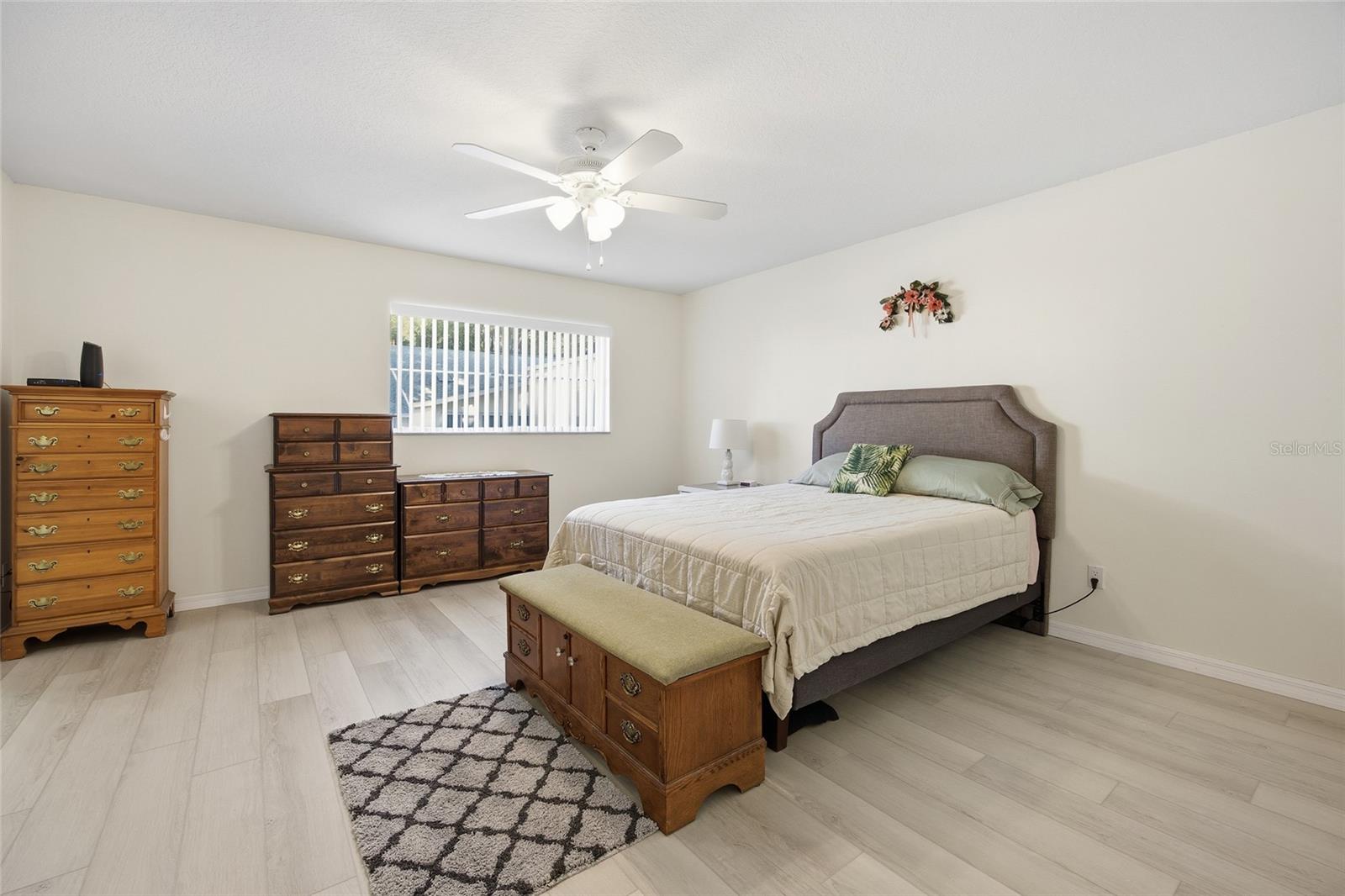 ON TOP OF THE WORLD - Residential