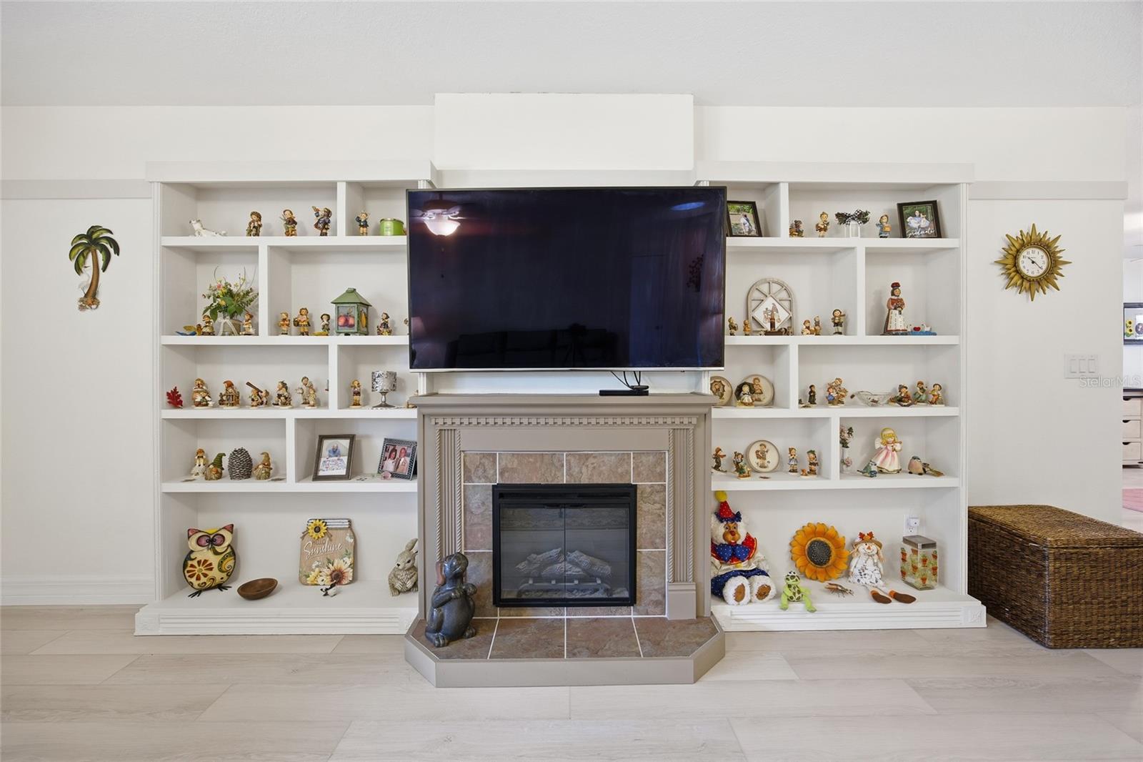 ON TOP OF THE WORLD - Residential