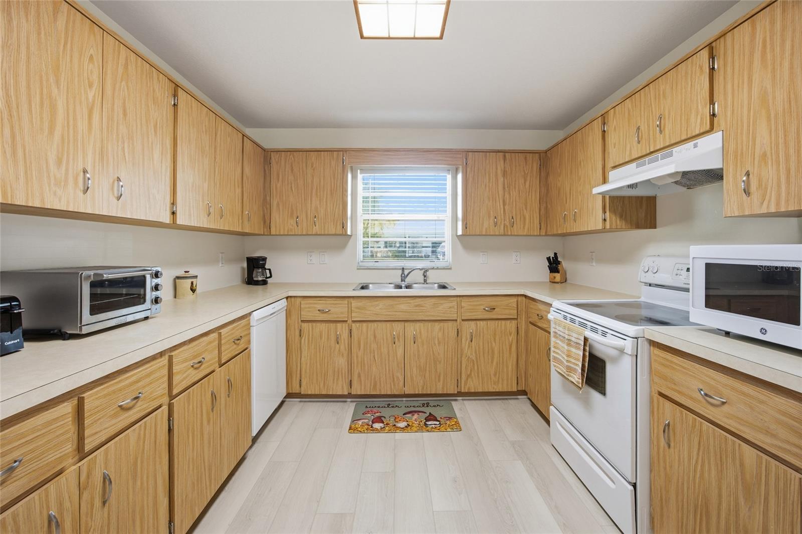 ON TOP OF THE WORLD - Residential