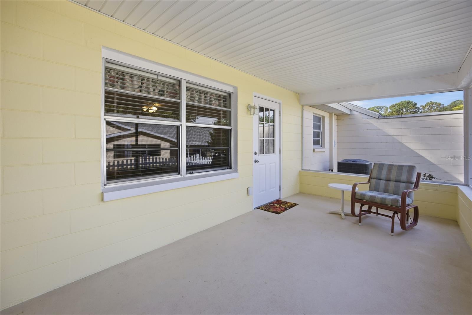 ON TOP OF THE WORLD - Residential