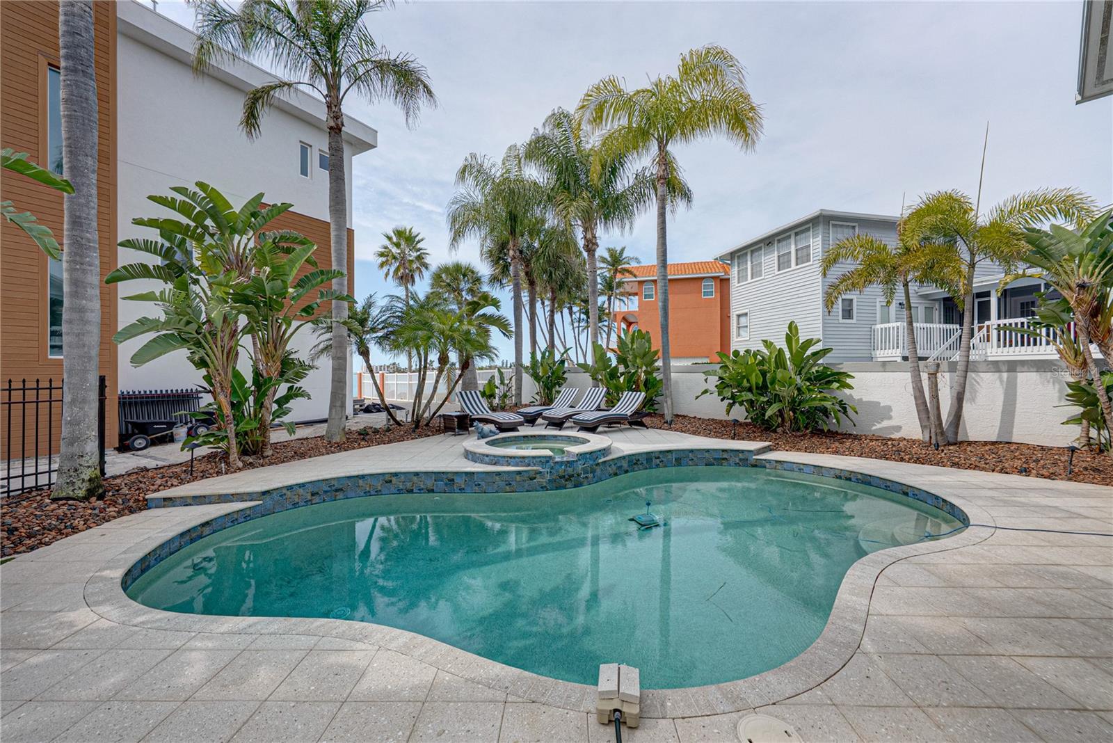 TIERRA VERDE UNIT 1 4TH REP - Residential