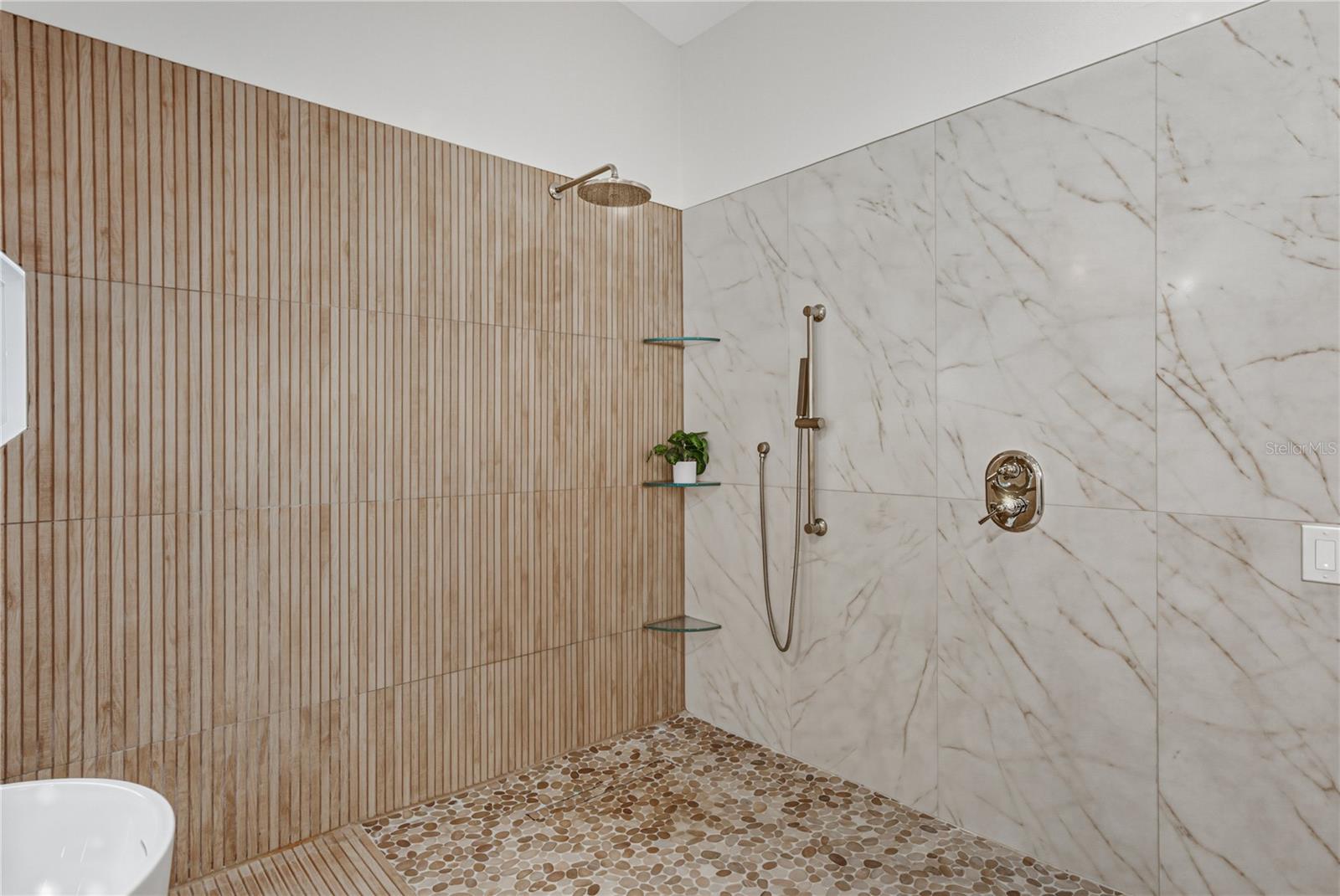 TIERRA VERDE UNIT 1 4TH REP - Residential