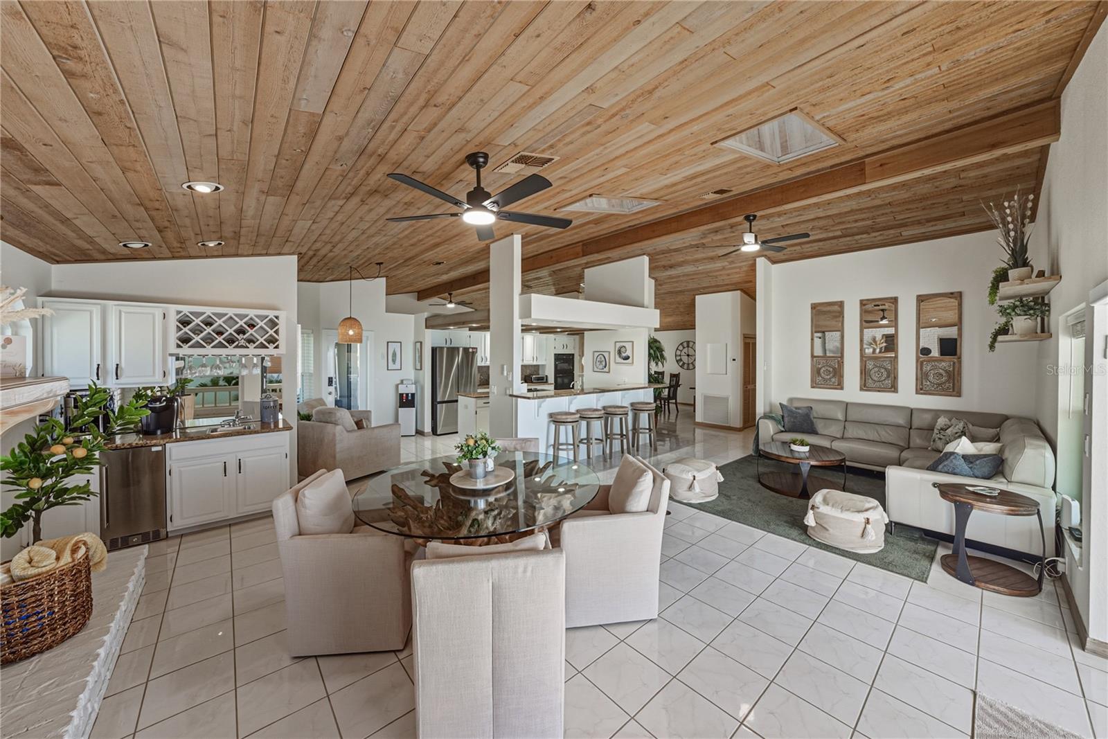 TIERRA VERDE UNIT 1 4TH REP - Residential