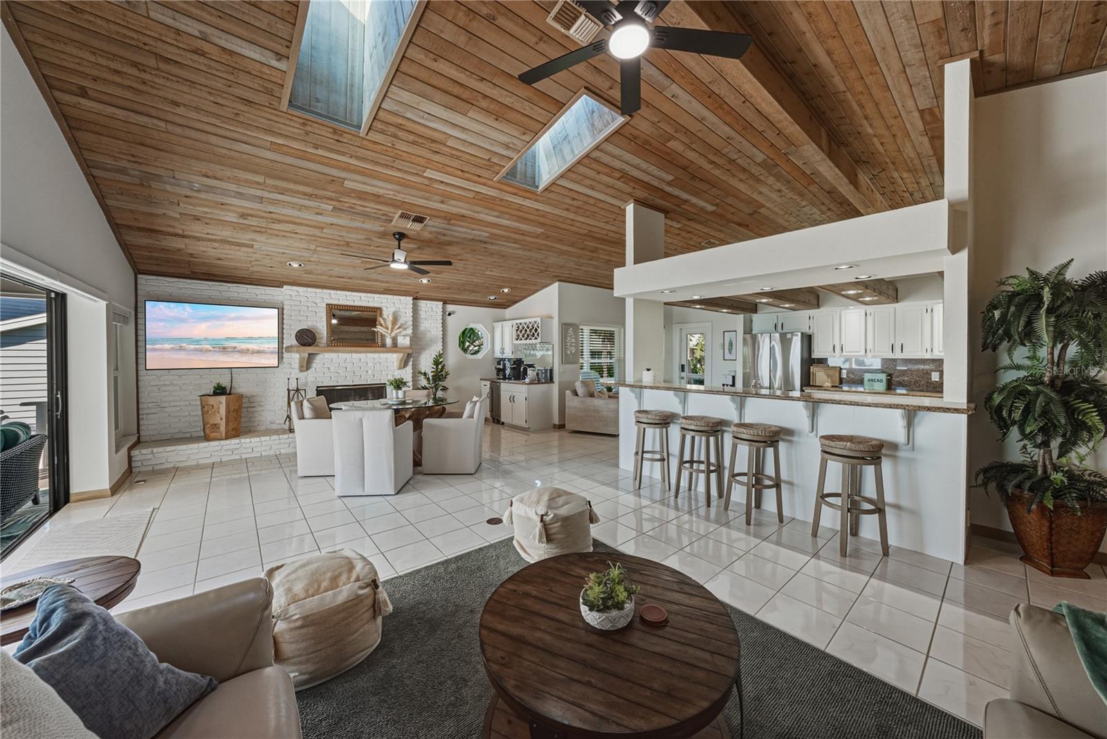 TIERRA VERDE UNIT 1 4TH REP - Residential