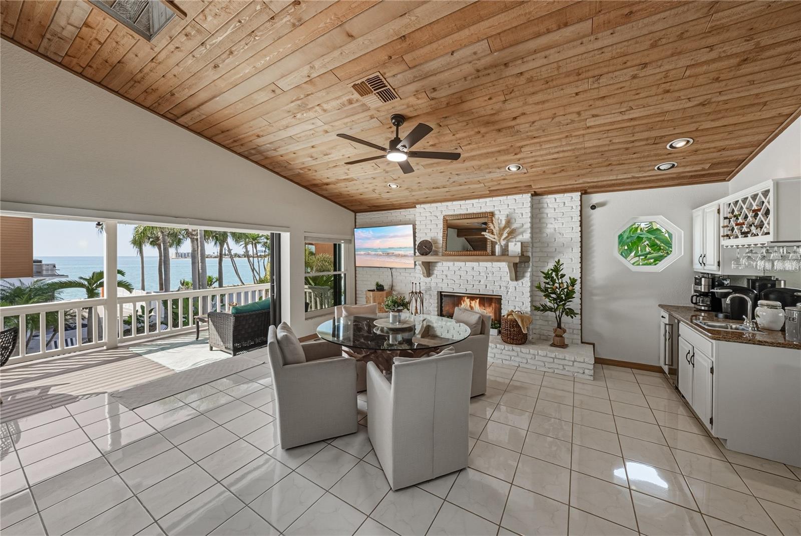 TIERRA VERDE UNIT 1 4TH REP - Residential