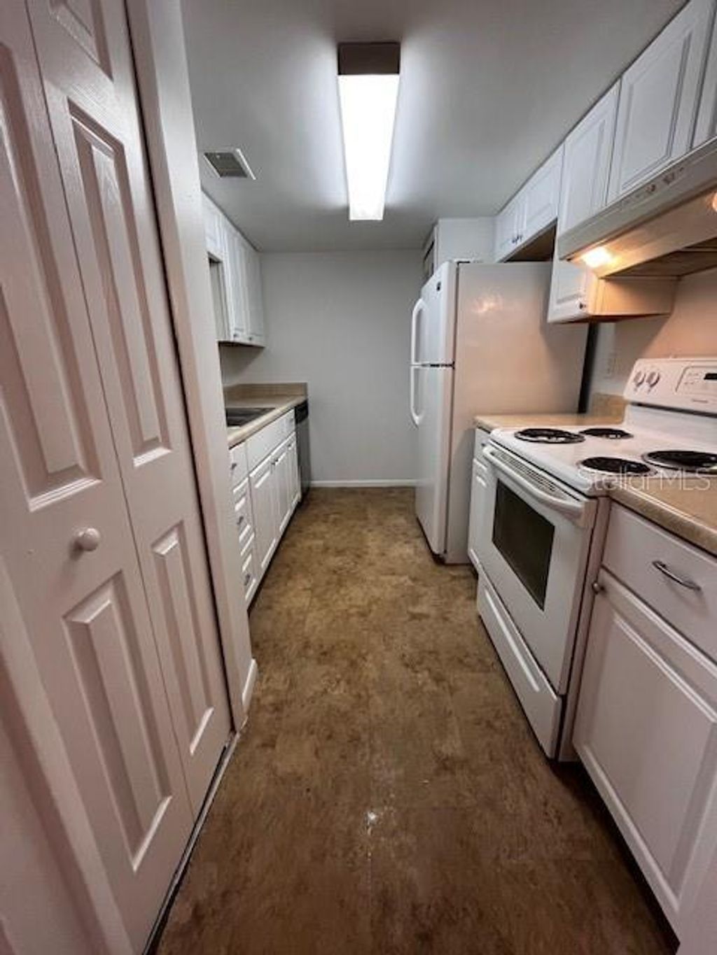 Photo of 6110 Curry Ford Road #117, Orlando, FL 32822 (MLS # S5148220)