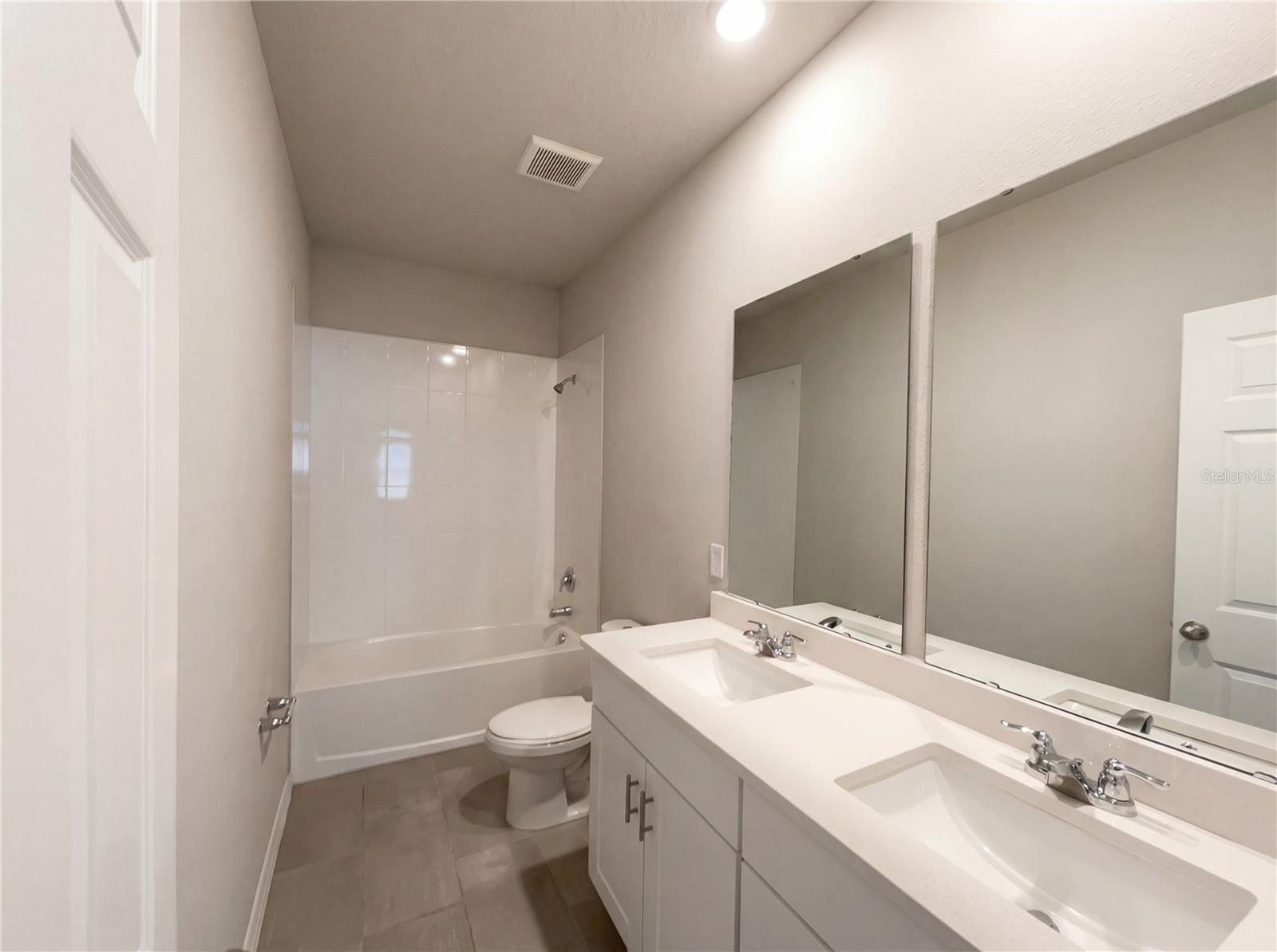 VILLAGES AT MINNEOLA HILLS - Residential