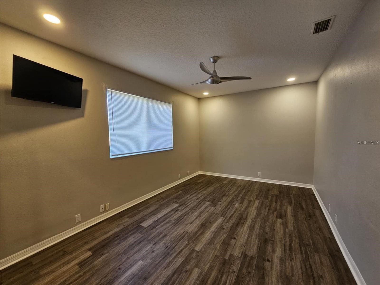 RIVER CLUB SOUTH SUBPHASE I - Residential Lease