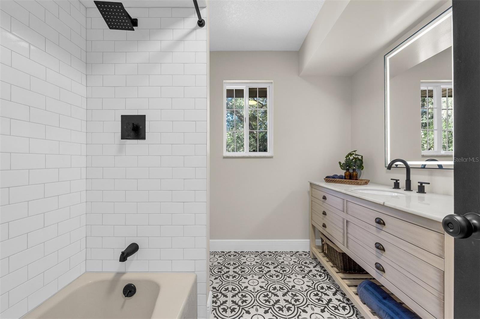 LINDA GLEN ESTATES - Residential