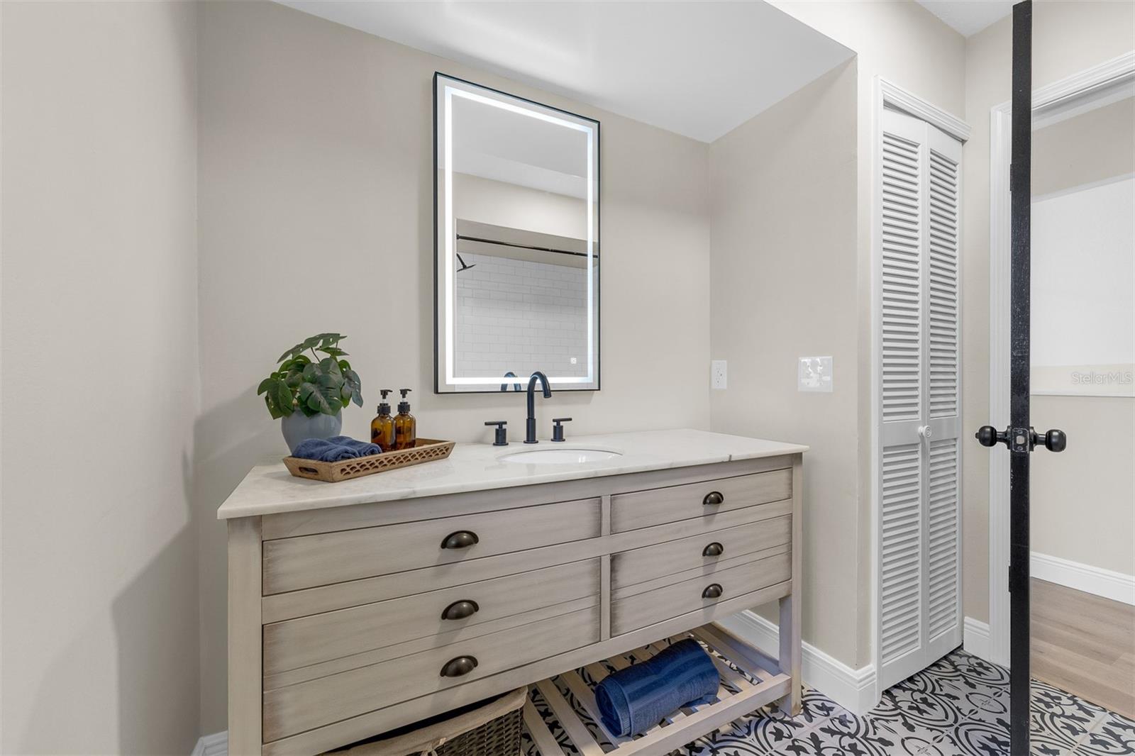 LINDA GLEN ESTATES - Residential