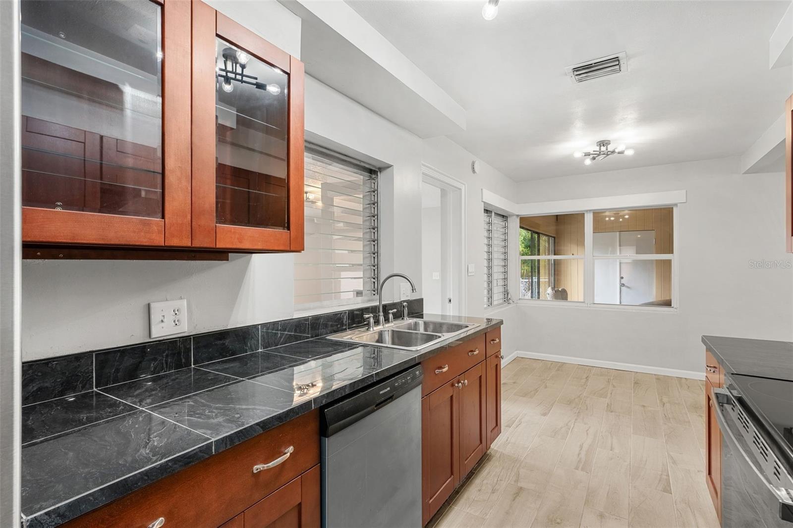 ALBERT LEE RIDGE ADD 02 - Residential