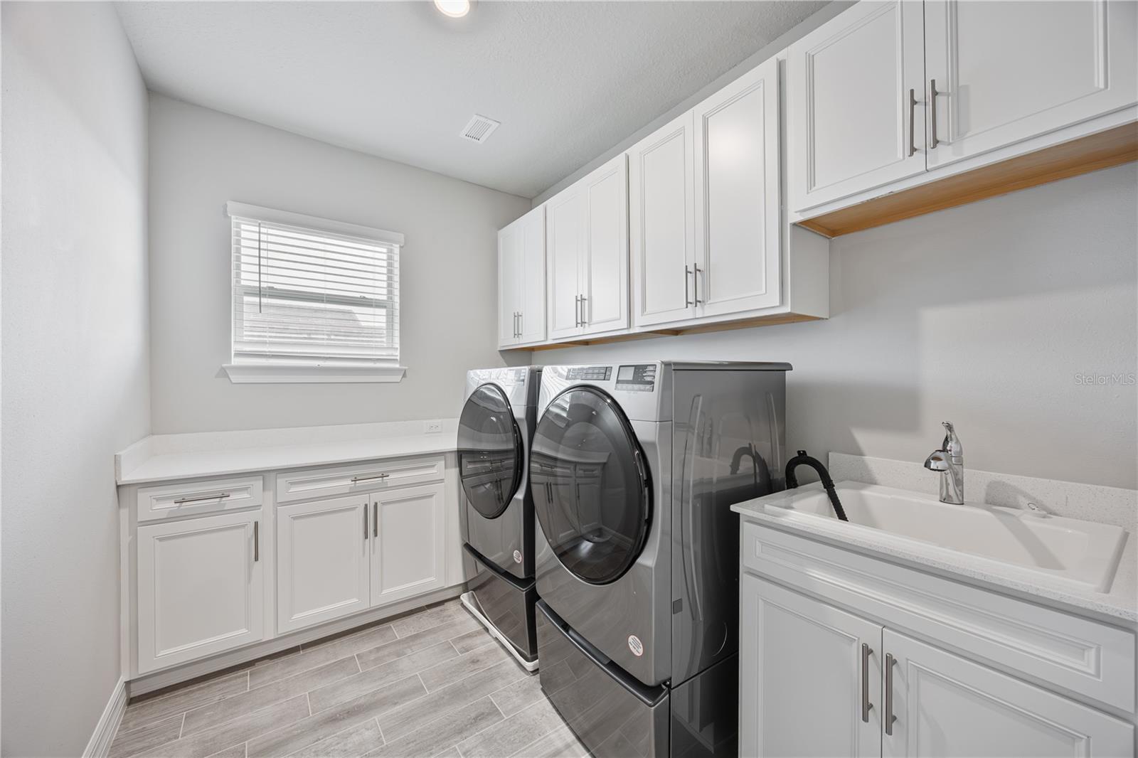 PHILLIPS GROVE TR J - Residential