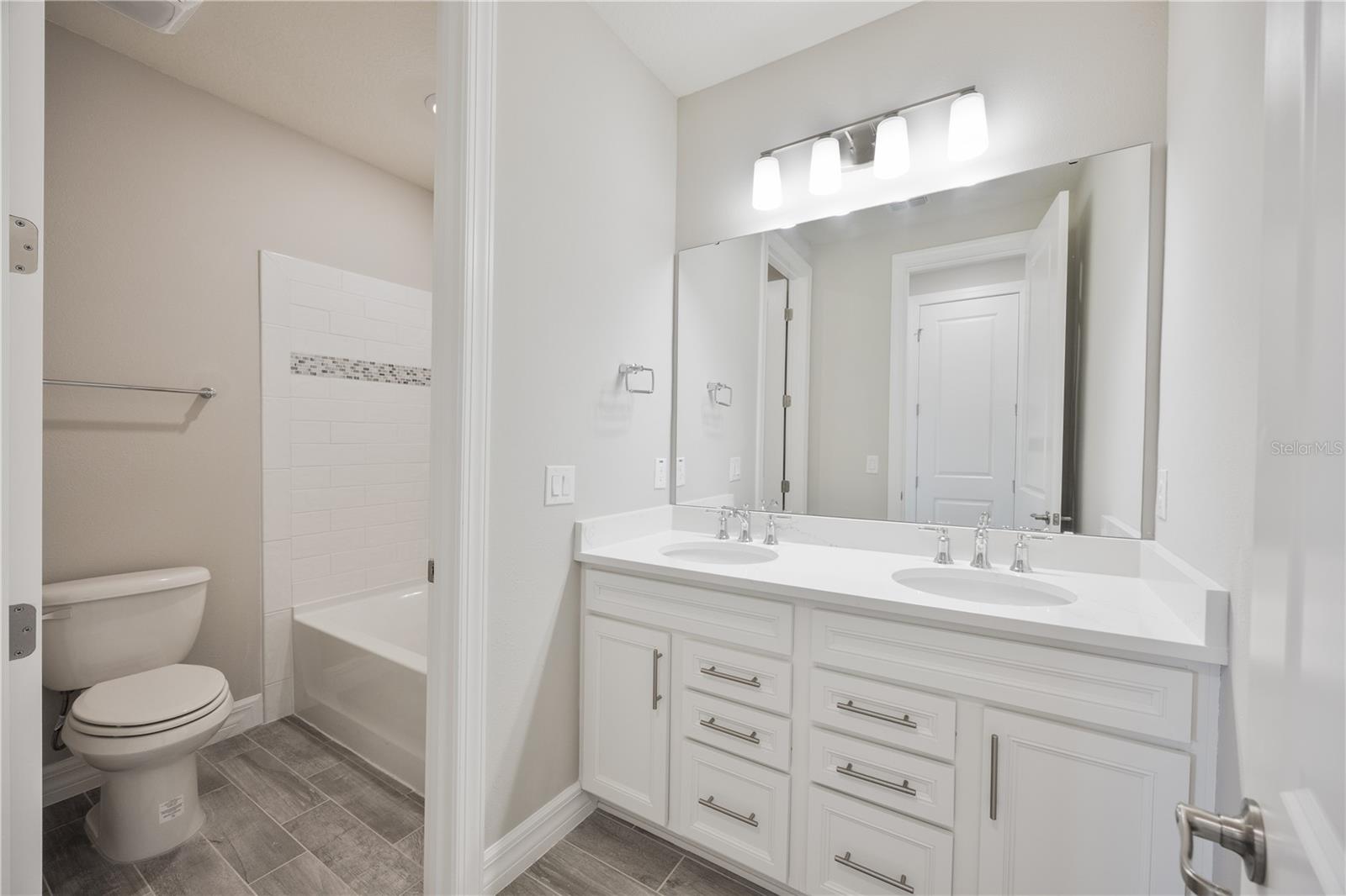 PHILLIPS GROVE TR J - Residential