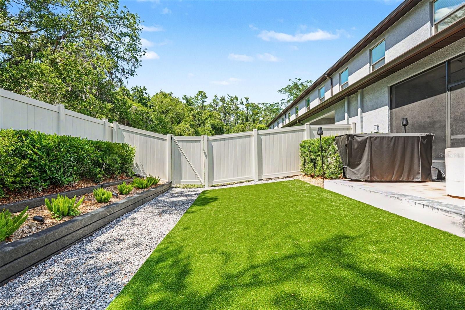 TOWNES/DARLINGTON - Residential