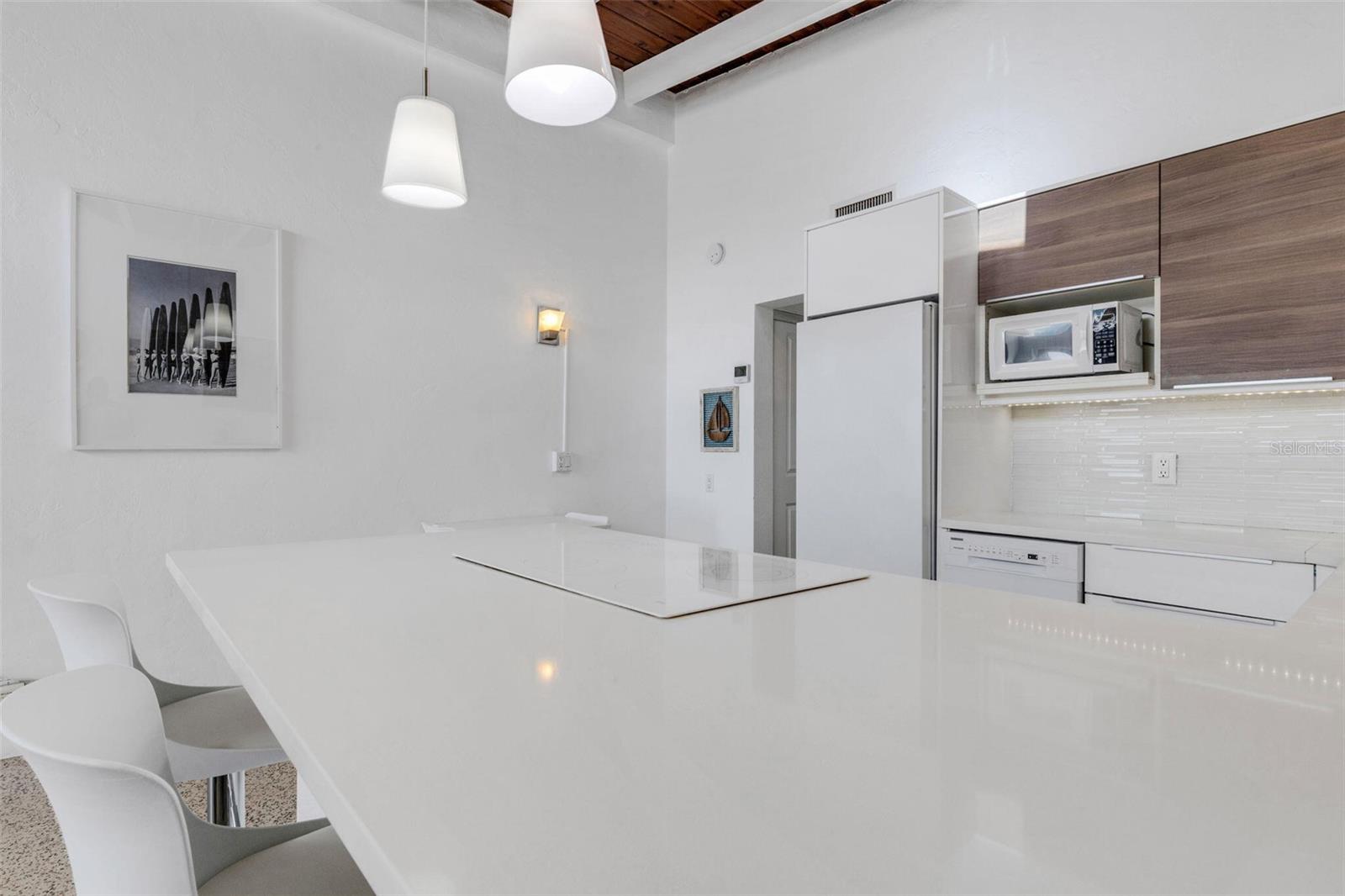 SEA CREST APTS - Residential