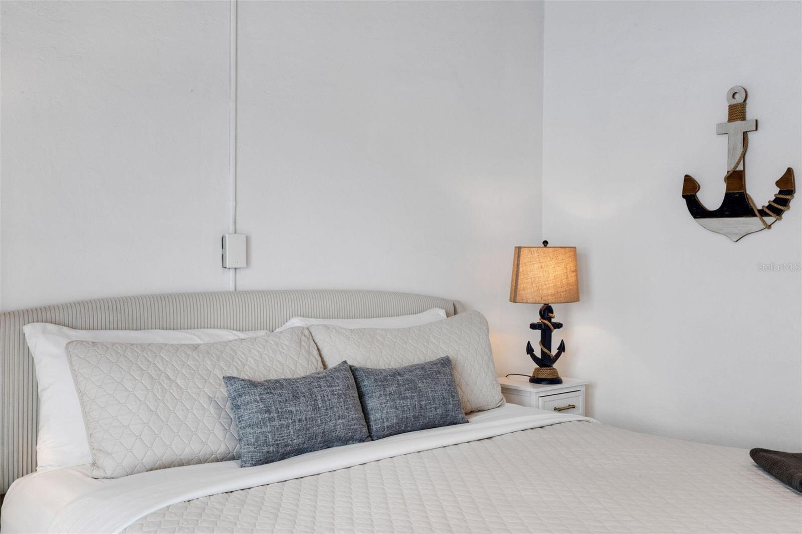 SEA CREST APTS - Residential