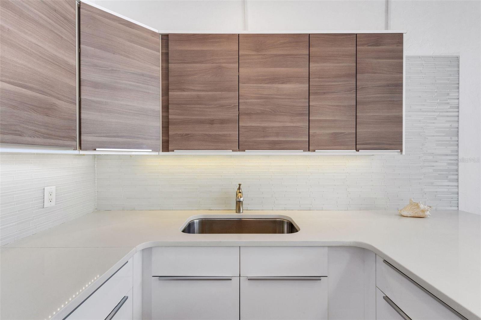 SEA CREST APTS - Residential