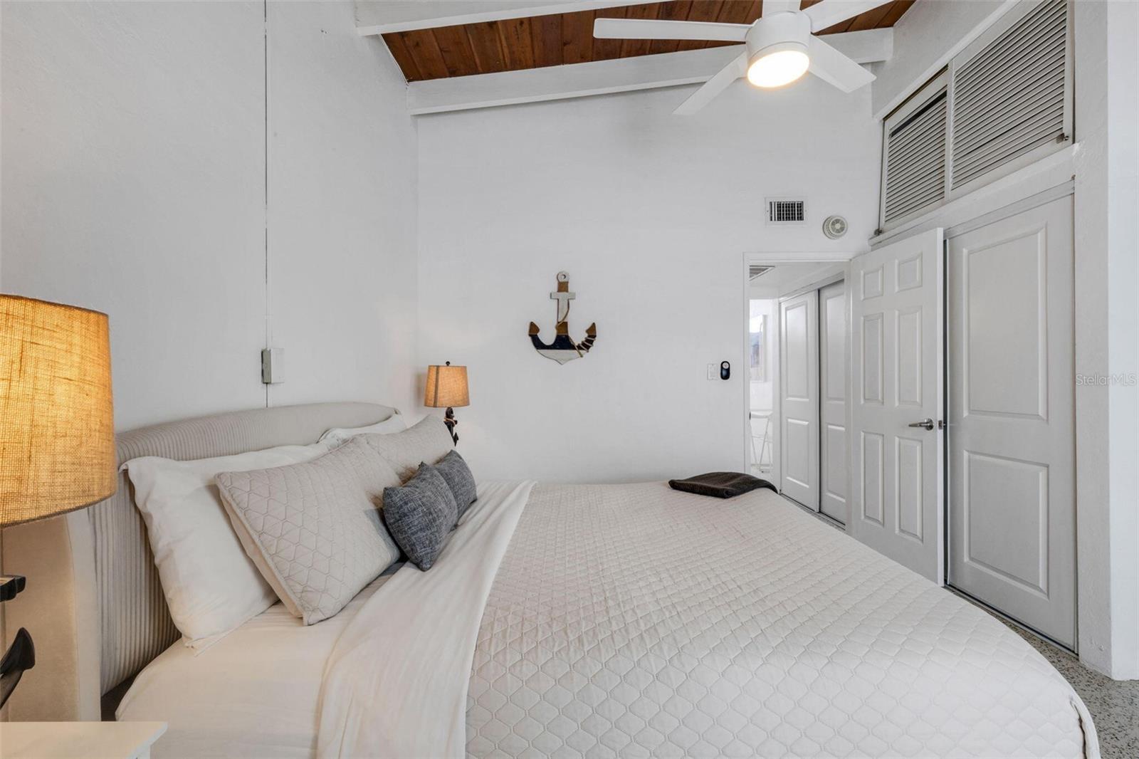 SEA CREST APTS - Residential