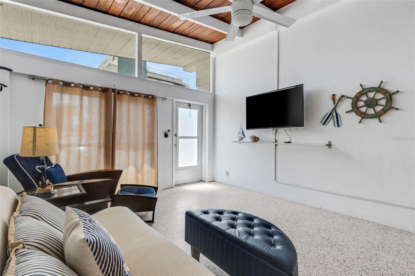 SEA CREST APTS - Residential