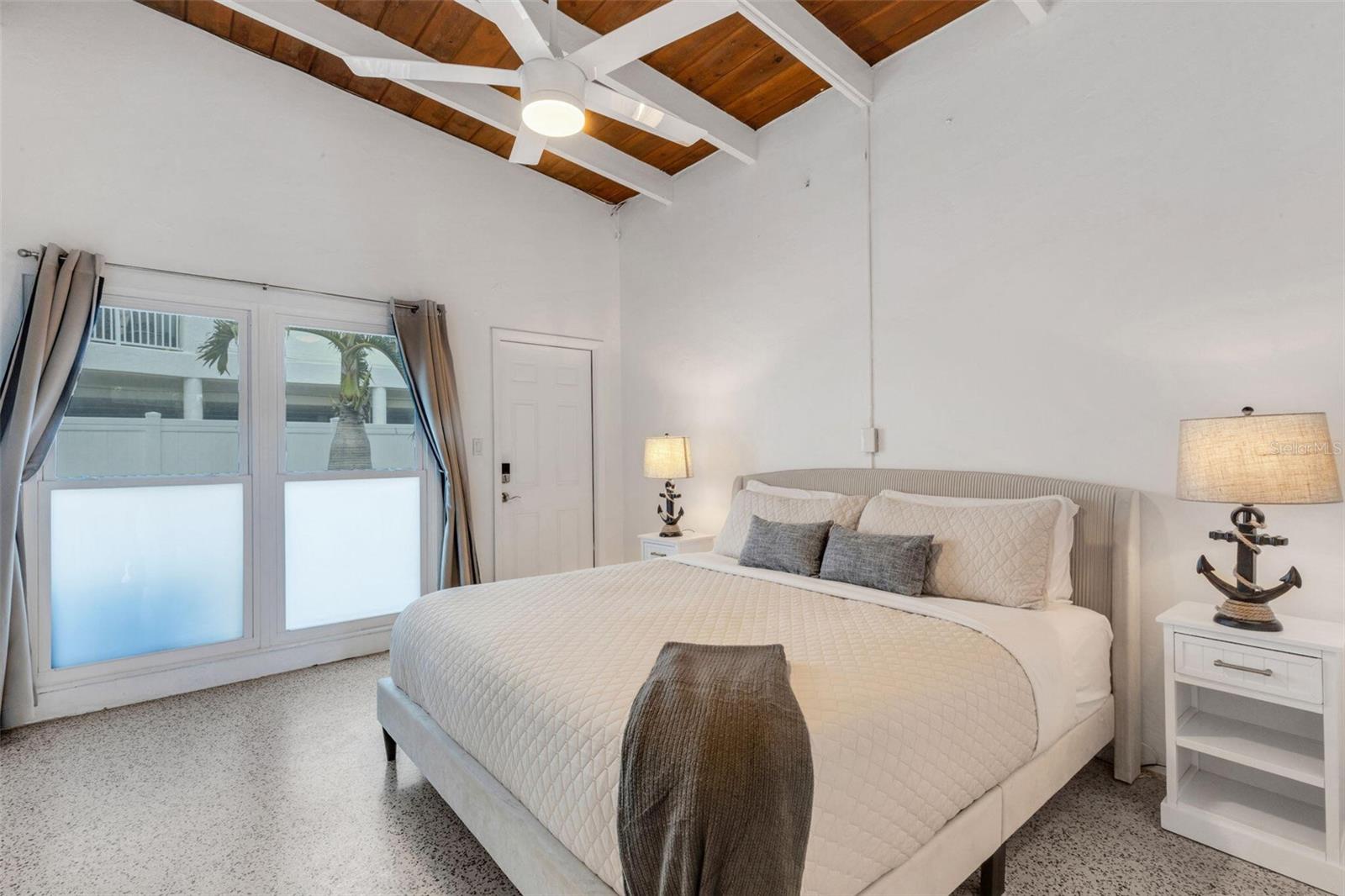 SEA CREST APTS - Residential