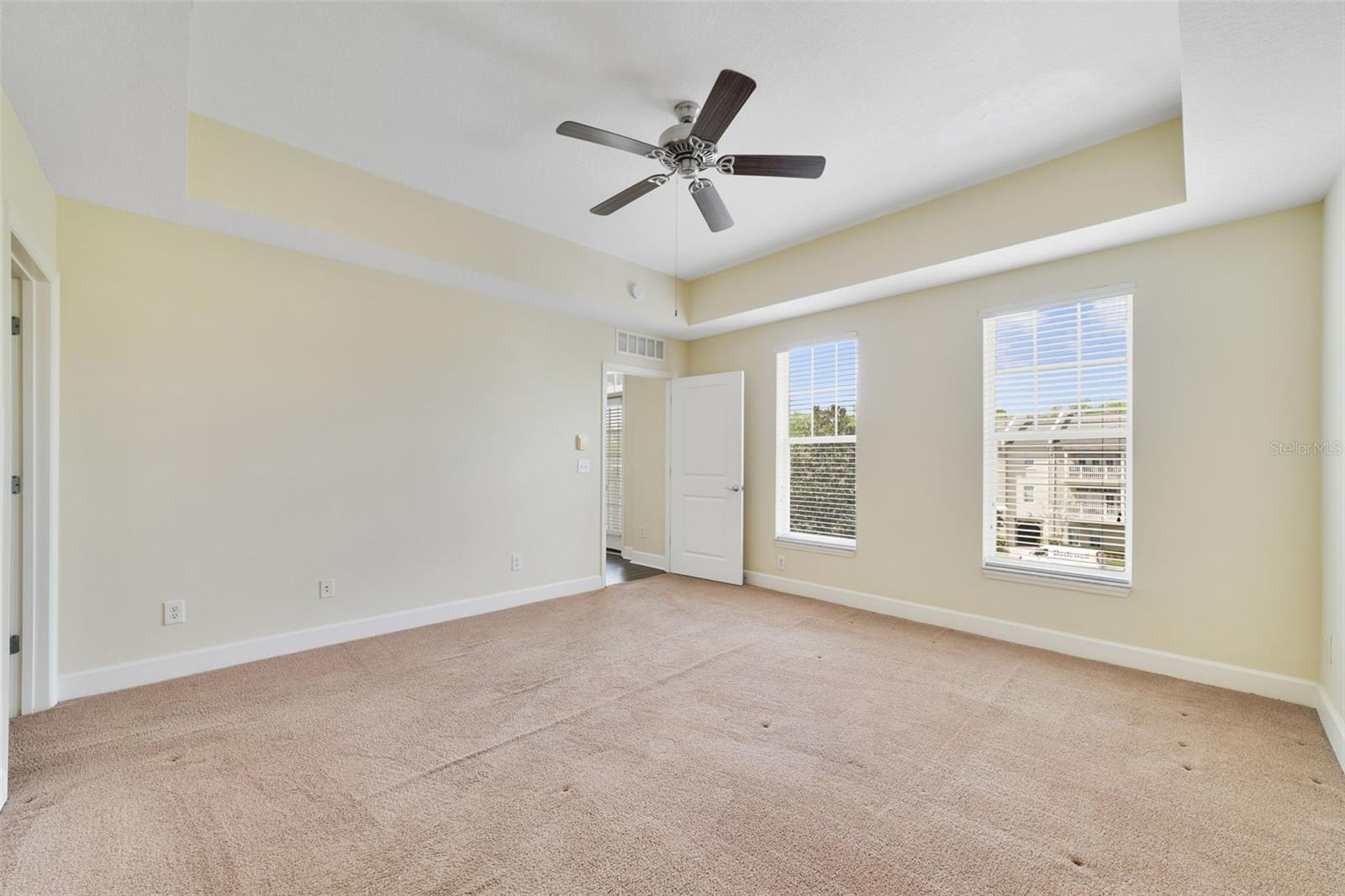 ARTISAN CLUB CONDO PH 2 - Residential