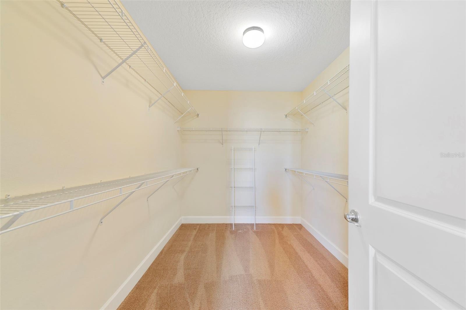 ARTISAN CLUB CONDO PH 2 - Residential