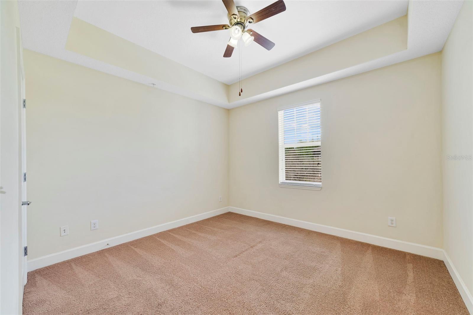 ARTISAN CLUB CONDO PH 2 - Residential