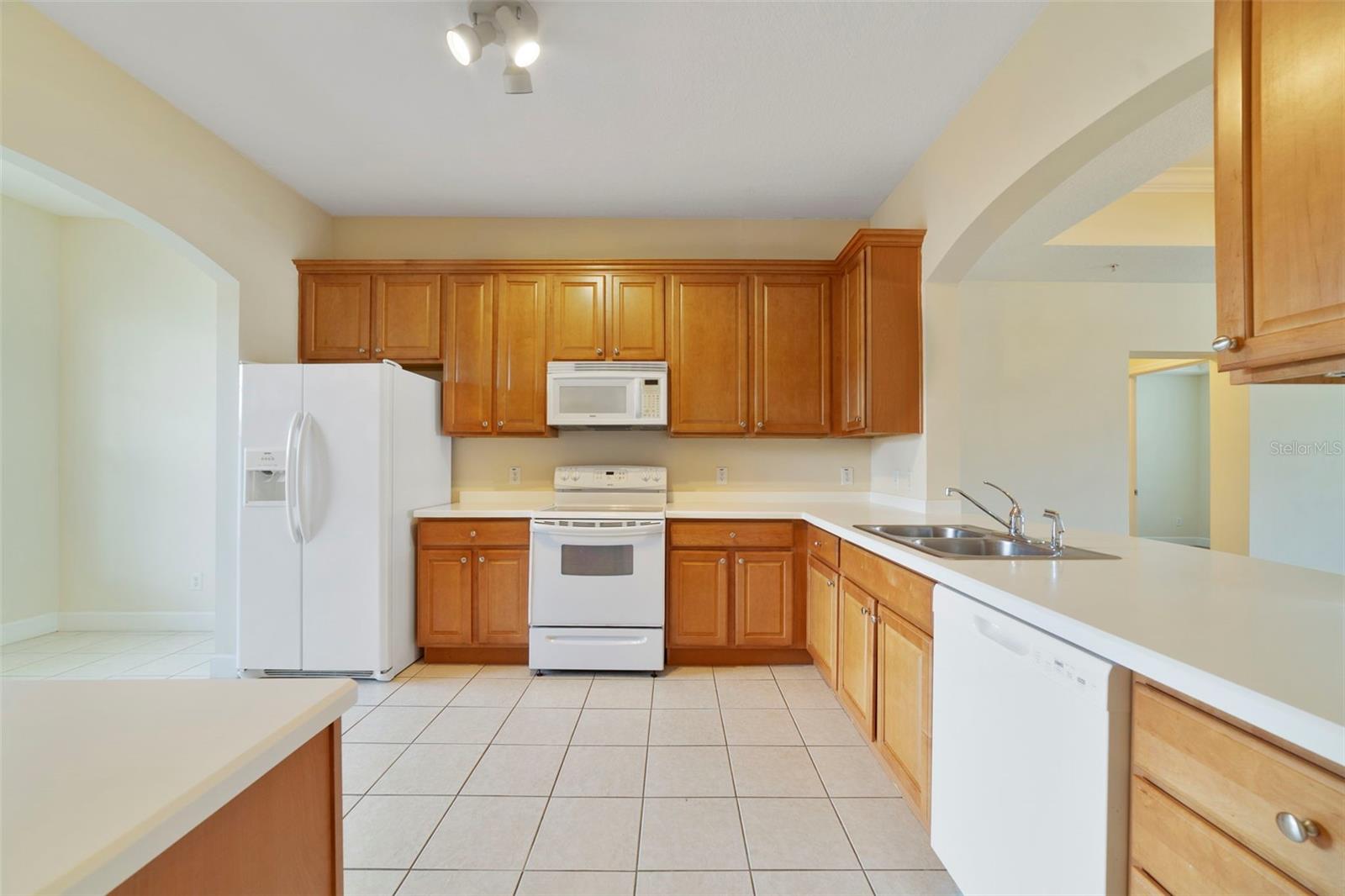 ARTISAN CLUB CONDO PH 2 - Residential