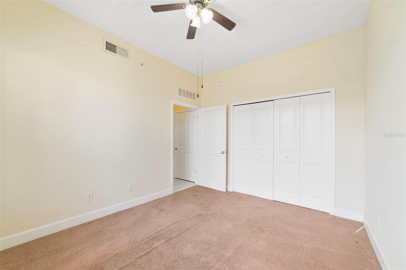 ARTISAN CLUB CONDO PH 2 - Residential