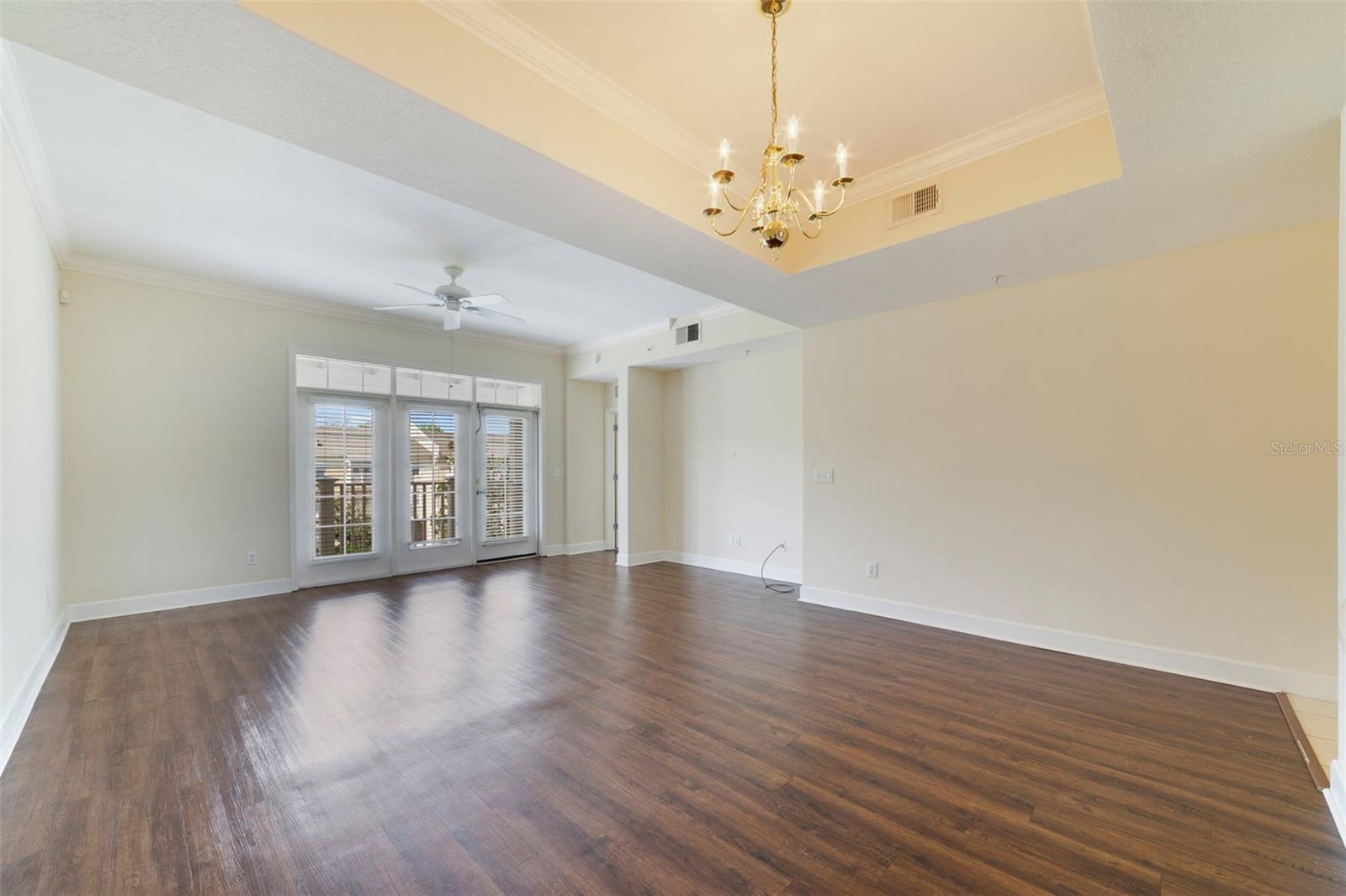 ARTISAN CLUB CONDO PH 2 - Residential