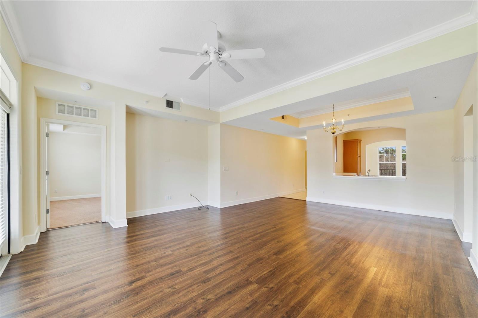 ARTISAN CLUB CONDO PH 2 - Residential