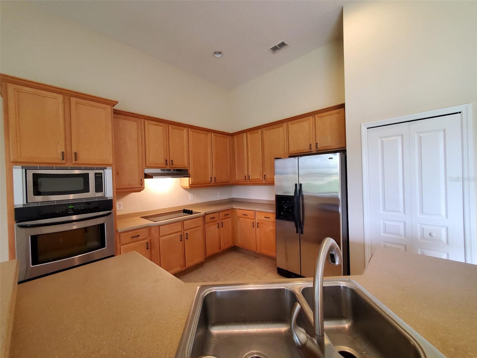 LIVE OAK RESERVE UNIT FOUR - Residential Lease