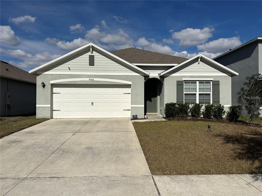Photo of 9582 Black Walnut Drive, Groveland, FL 34736 (MLS # O6382487)