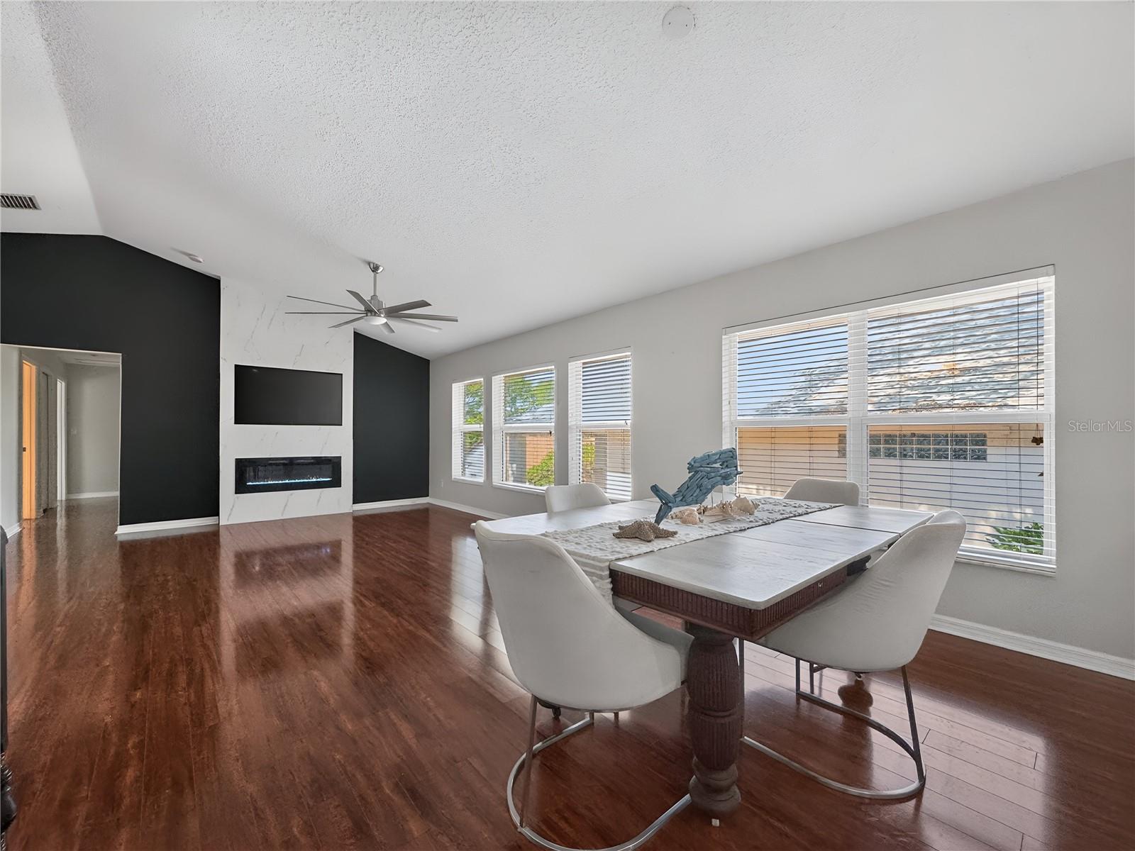 MOUNT DORA CHAUTAUQUA OVERLOOKING MOUNT DORA - Residential