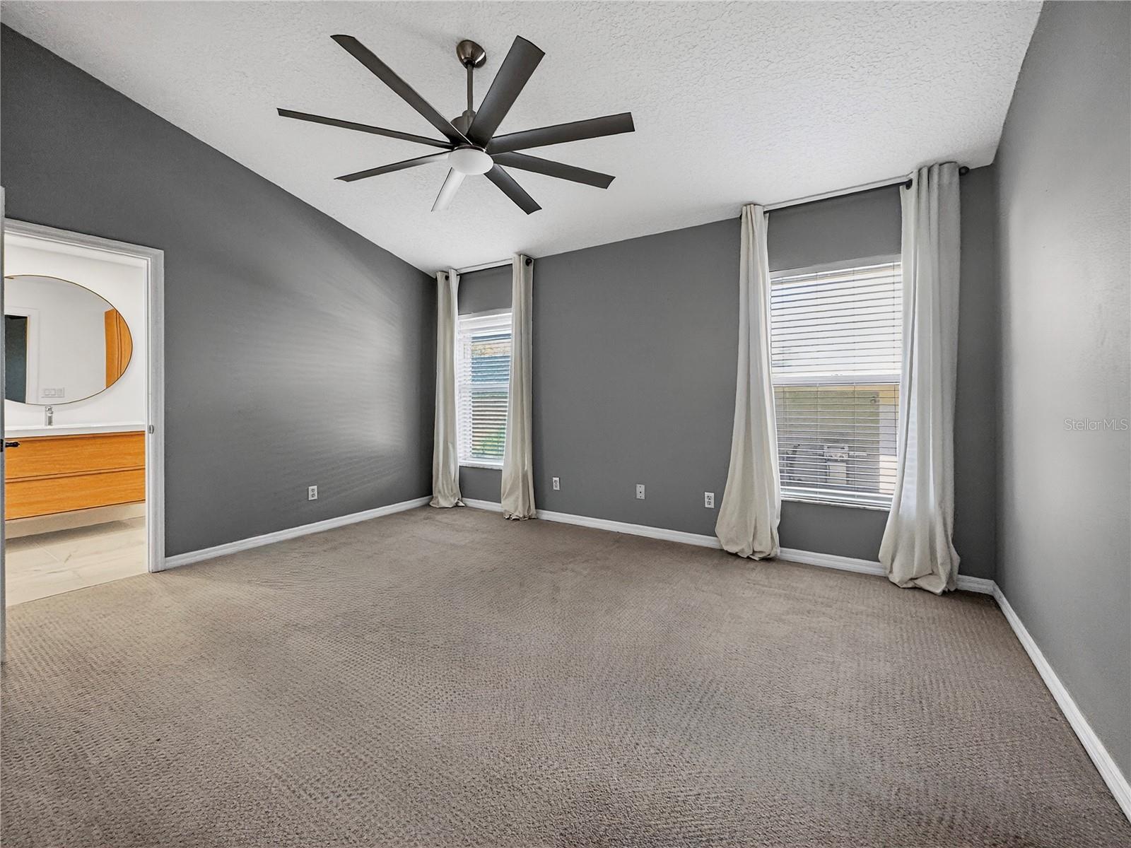 MOUNT DORA CHAUTAUQUA OVERLOOKING MOUNT DORA - Residential