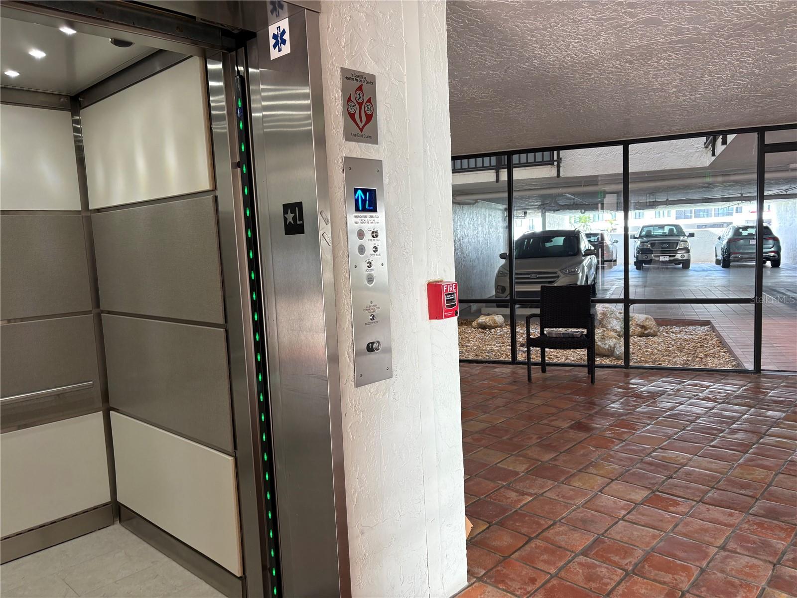 PLAYERS CLUB IV - Residential