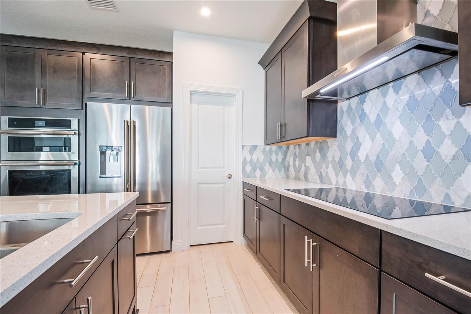 PRAIRIE OAKS - Residential