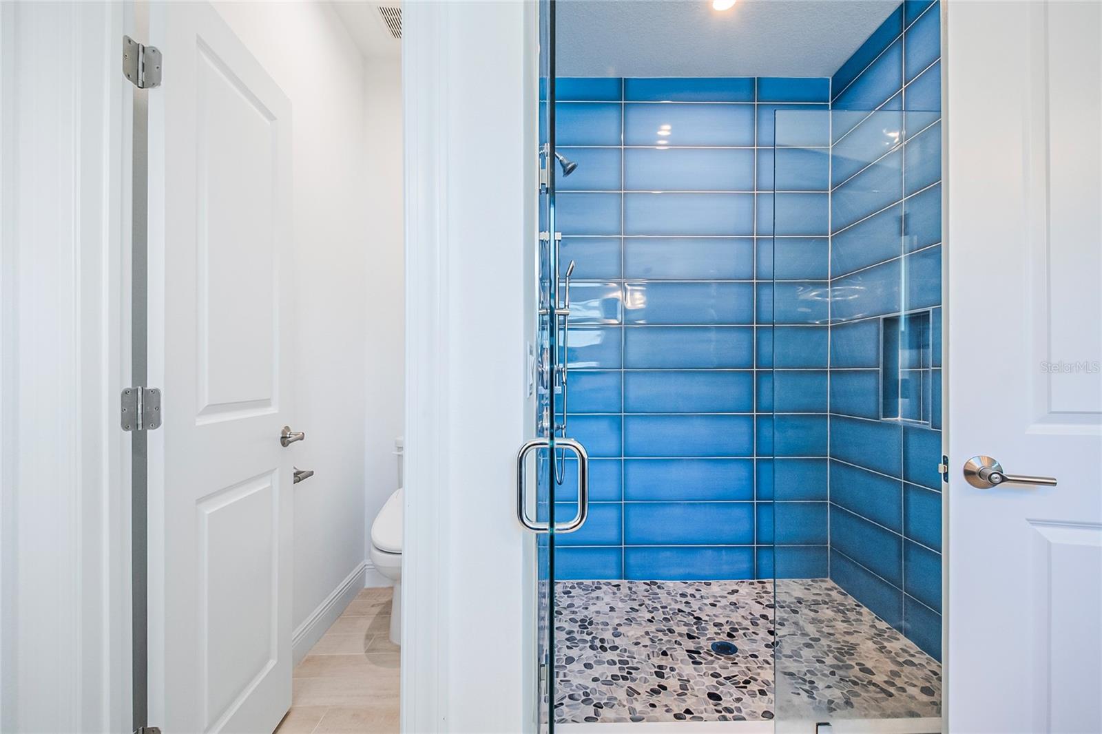 PRAIRIE OAKS - Residential