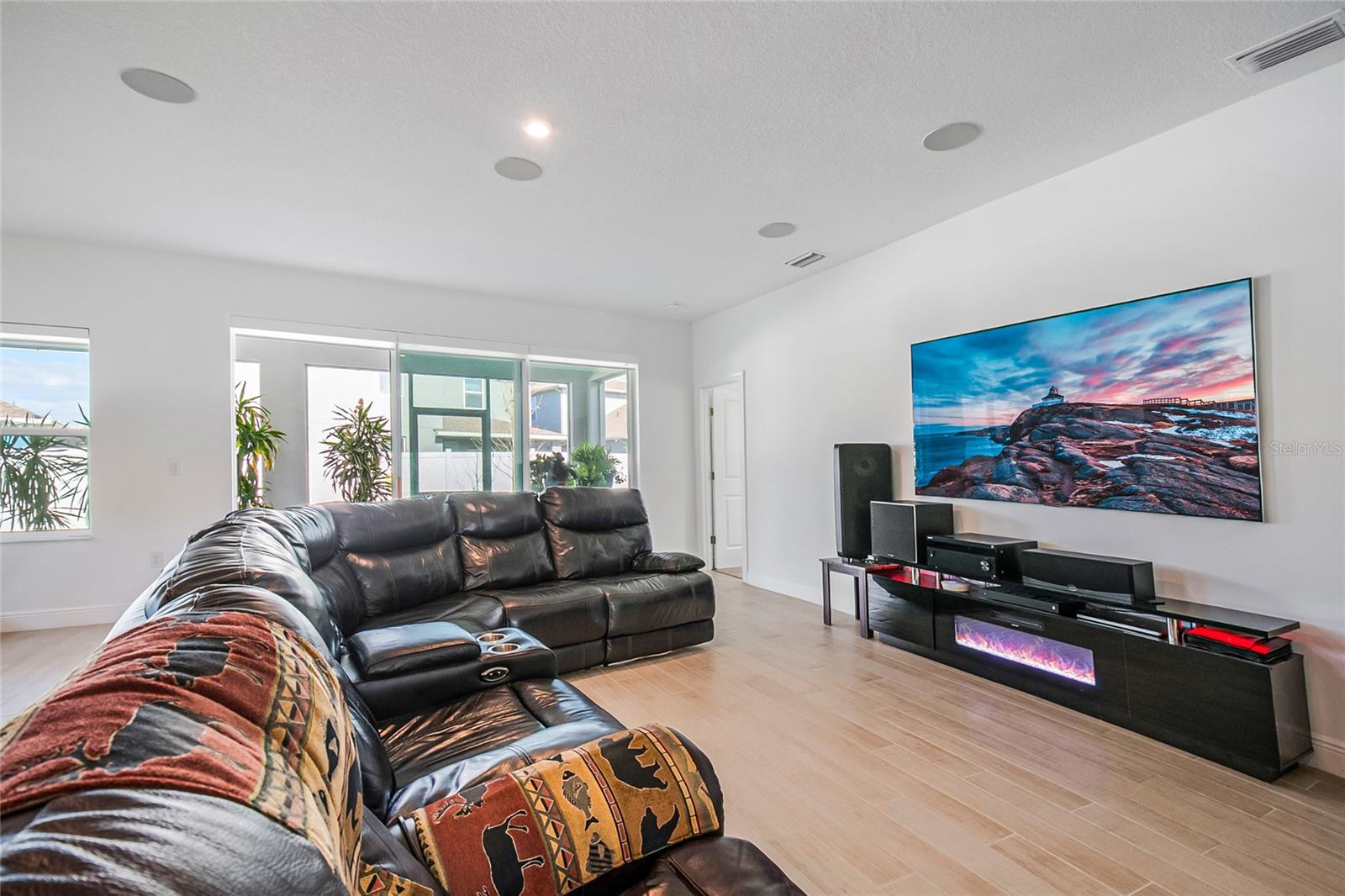 PRAIRIE OAKS - Residential