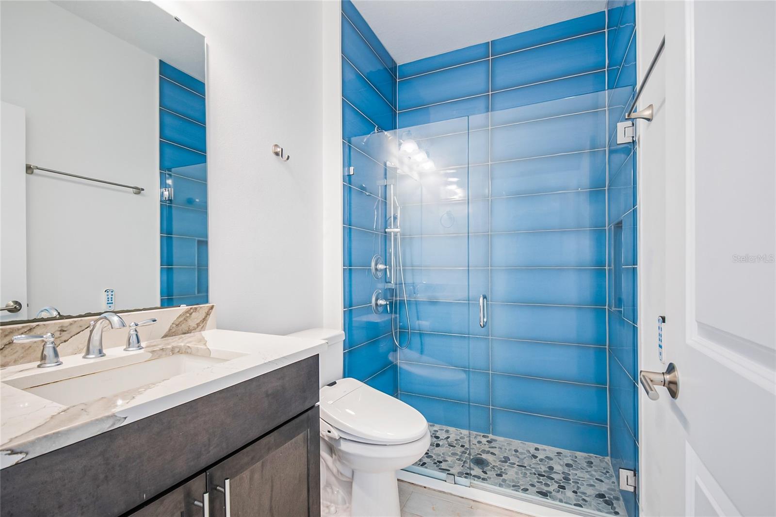 PRAIRIE OAKS - Residential