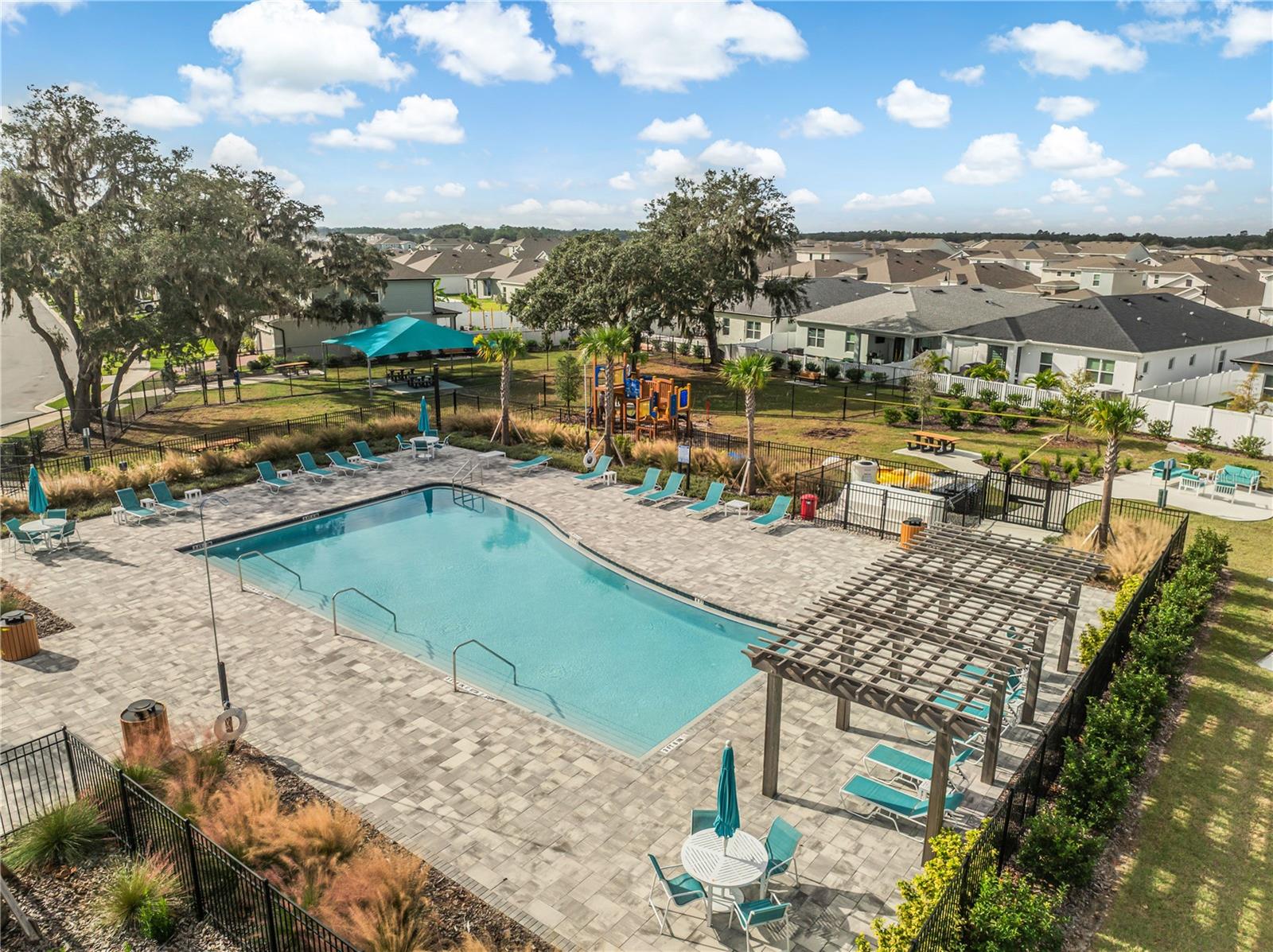 PRAIRIE OAKS - Residential