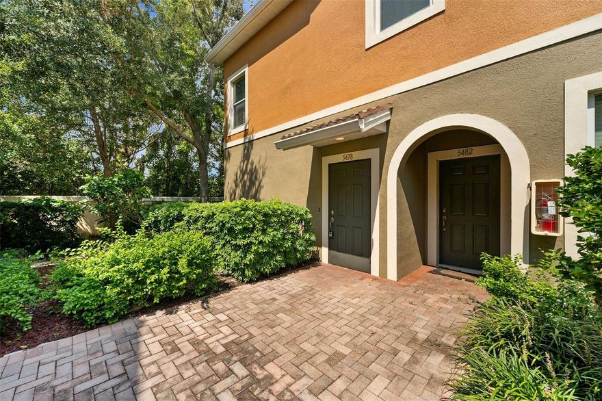 Desirable located Condo in Stonehaven, Sarasota! Welcome to this spacious and well-maintained 3-bedroom, 2-bathroom second-floor condo located in the highly sought-after gated community of Stonehaven in beautiful Sarasota, Florida. This prime located corner unit offers the perfect blend of comfort and convenience. Situated off Clark Road, this home provides quick access to I-75, Siesta Key Beach, top-rated schools, an abundance of dining and shopping options, and the UTC Mall area—making everyday life and commuting a breeze.  A roomy living/dining/kitchen combo area with a beautiful view of the nature. Spacious kitchen with granite countertops and stainless steel appliances • In-unit washer and dryer, conveniently located just off the kitchen. Plantation shutters through out entire unit. A split bedroom layout offering privacy and comfort.  Hurricane, impact windows, concrete walls makes it perfect for any type of weather. Beautiful new floors throughout entire apartment. 
Come tour this lovely home—fall in love and make it your own Home Sweet Home!